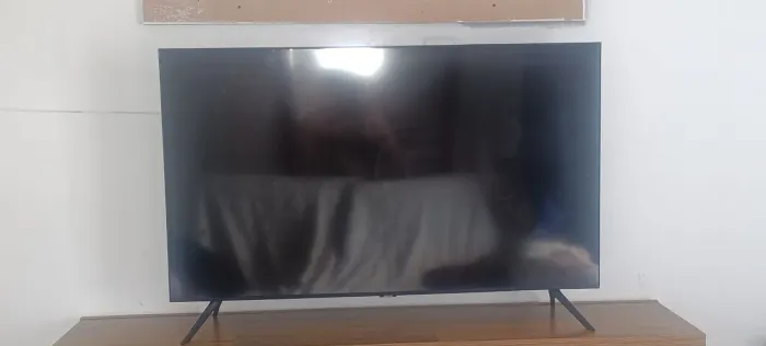 Smart TV Samsung Crystal UHD 50" TU8000 4K - Liga, porém tela escura - Para Conserto