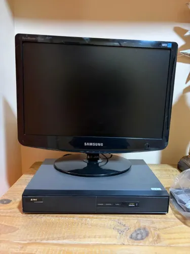 Monitor Samsung (tela)para câmera (completo): Lcd 10.1 Colorida Controle Hdmi VgaMp5 Av Us