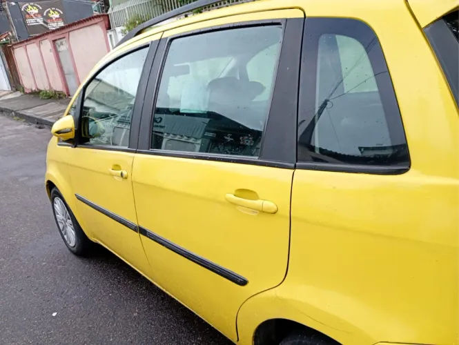 Fiat Idea Essence 1.6 Flex 16V 5P 2012