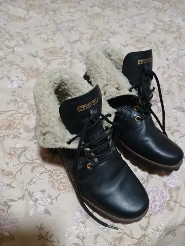 Bota confortável tam 36