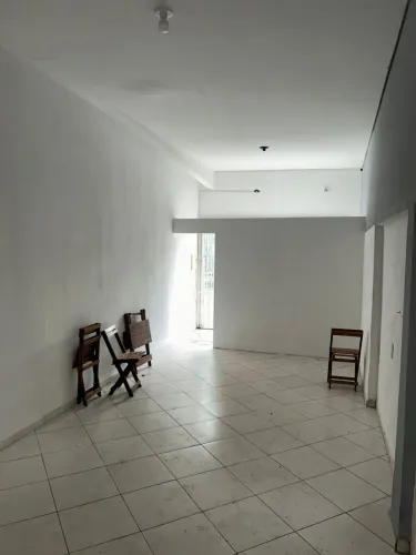 Aluga-se salão comercial no Centro de Várzea Grande, próximo do Bco Bradesco