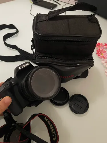 CANON EOS T7i MÁQUINA FOTOGRÁFICA