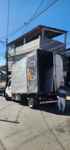 CAMINHÃO DE MUDANÇAS 