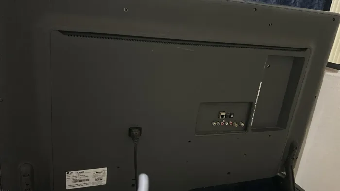 TV LG OBS: ideal para quem trabalhe com concerto de TV , vendas ou pra tirar as peças.