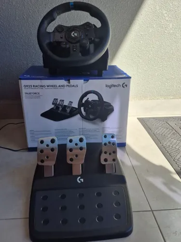 Volante Playstation Trueforce G923 Racing Wheel and Pedals
