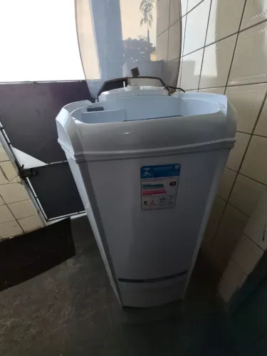 Tanquinho de lavar roupa