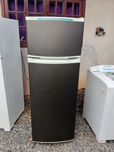 Geladeira cônsul gelo seco 