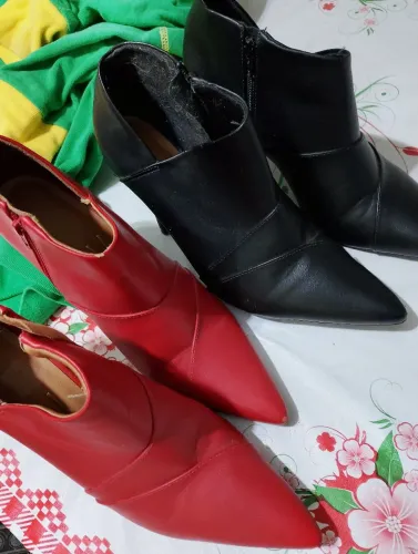 Botas Vizzano e Sandálias 