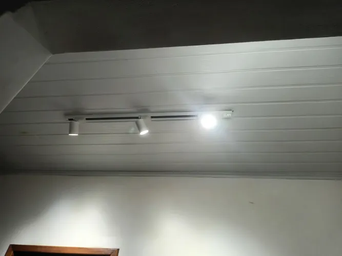 Trilho eletrificado +  03 splot LED 7w