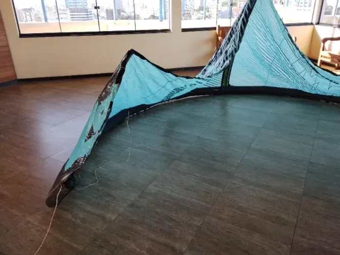Kite liquid force tamanho 14 + barra. Ano 2018