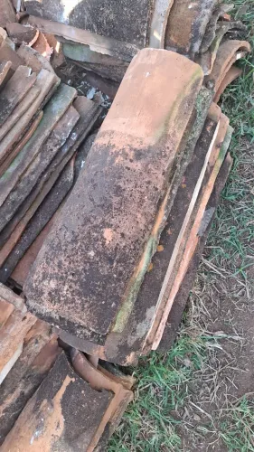 VENDE-SE TELHAS COLONIAIS ANTIGAS