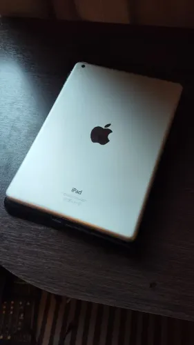 iPad Air 64GB