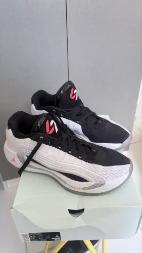 Tênis Nike Luke 4