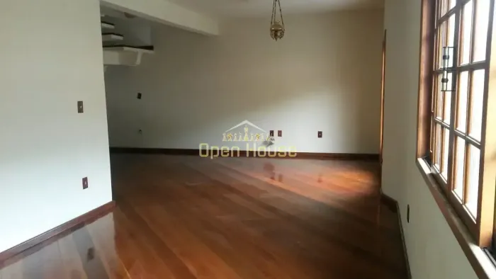 Oportunidade imperdível! Vendo Casa com 4 Quartos (1 suíte), Área Gourmet e Piscina na Mor