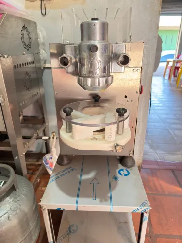 Máquina de fazer salgado 