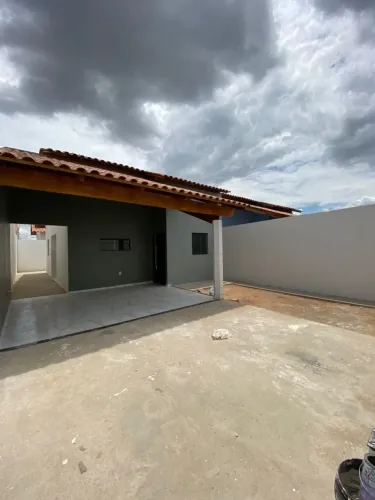 Casa com cacimba- loteamento dona lourdes
