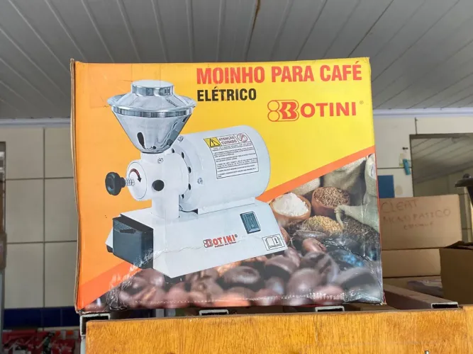 MOINHO  DE CAFÉ ELETRICO