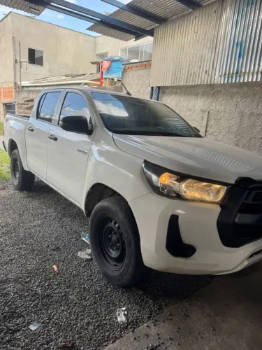 Toyota Hilux CD 4X4 2.8 Diesel Mec. 2024