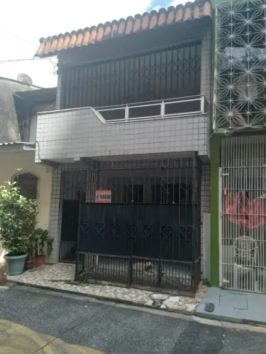 Imóvel para aluguel tem 180 metros quadrados com 4 quartos em Marco - Belém - PA