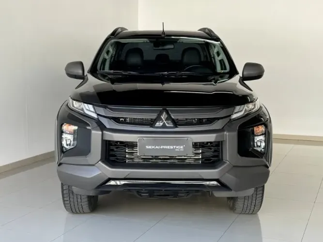Mitsubishi L200 Tri. S. Outd. Plus 2.4 4X4 Die. AUT 2025