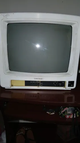 Vendo TV antiga, 14' com controle remoto