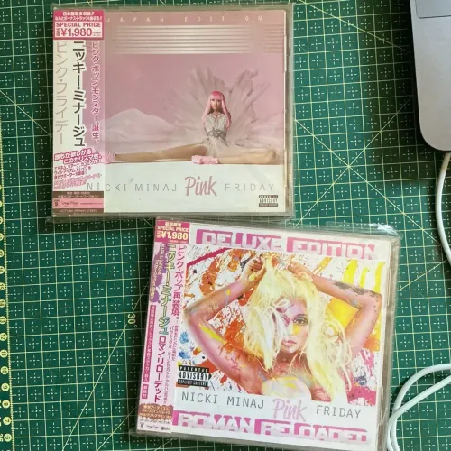 COMBO CDS NICKI MINAJ - PINK FRIDAY E ROMAN RELOADED JAPONÊS