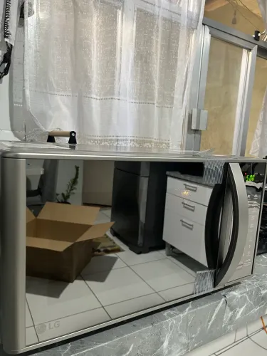 Microondas LG , voltagem 220 !! Novo !! Modelo Mh7093bra