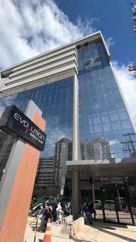 Sala comercial disponível para locação na Ponta Verde