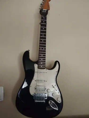 Fender Standard Stratocaster HSS (MIM) 2004 - Floyd Rose de Fáb + Elétrica com 2 Push Pull