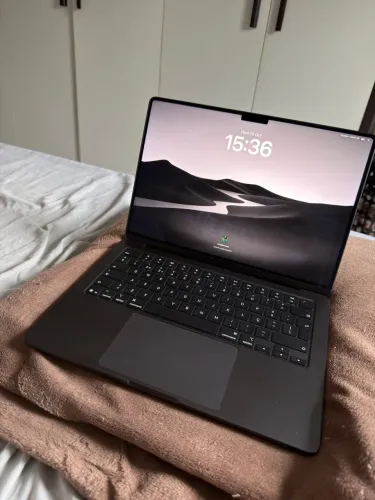 MacBook PRO M5 16gb | 1TB - Garantia Apple até 22/03/2027