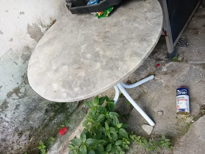 Mesa mármore com 4 cadeiras