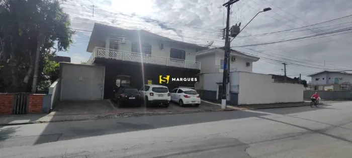 Sala comercial 85m² - Iririu
