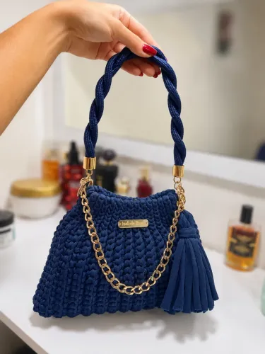 Bolsa de crochê luxuosa