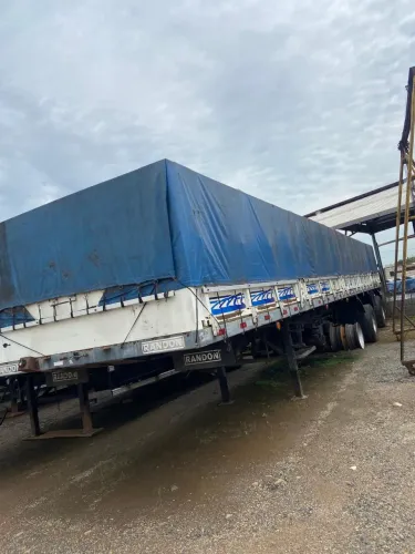 VENDO CARRETA RANDON 3 EIXOS VANDERLEIA, BOA PARA QUEM QUER FAZER UMA 4 EIXOS