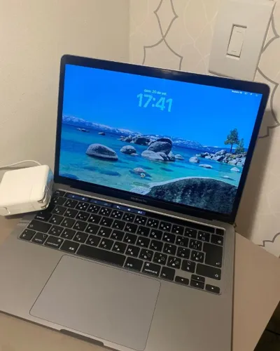 MacBook Pro 13" 2020 - Intel i5 / 16GB RAM / SSD 512GB - Bateria 75 Ciclos (Impecável)