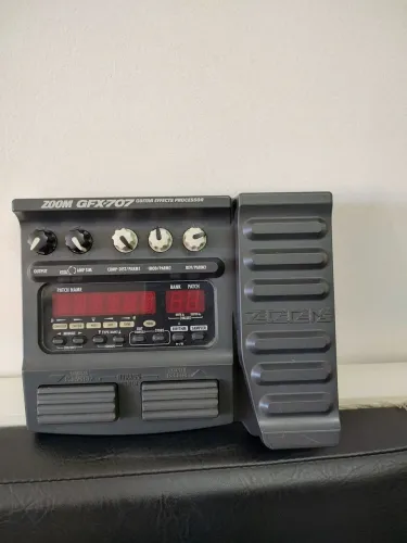 Pedaleira Zoom GFX 707 Guitar Effects 