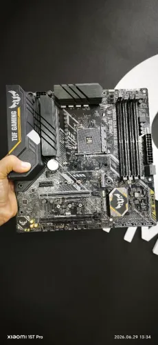 Vende Semi nova funcionando perfeitamente Placa-mãe Gaming AMD B450