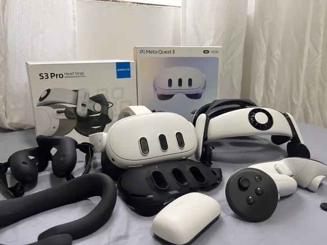 META QUEST 3 512GB + BOBOVR S3 PRO | Óculos VR | Semi-Novo