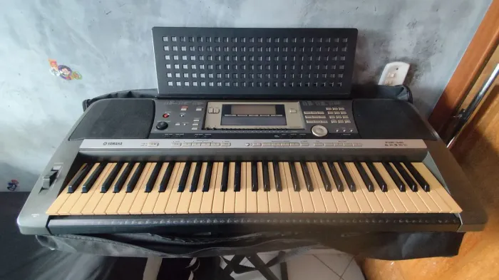 Teclado Musical Yamaha PSR-640