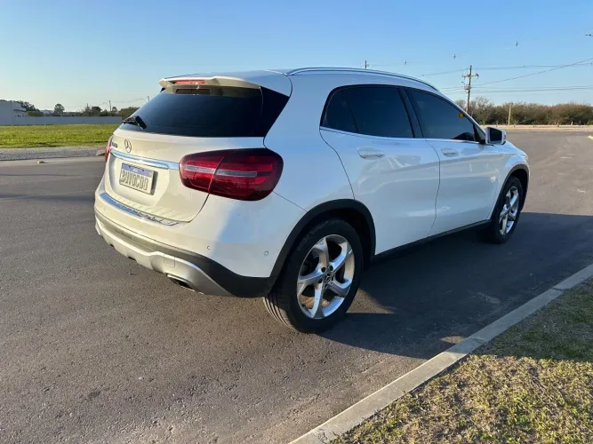 Mercedes-Benz GLA 200 Adv. 1.6/1.6 TB 16V Flex Aut. 2018