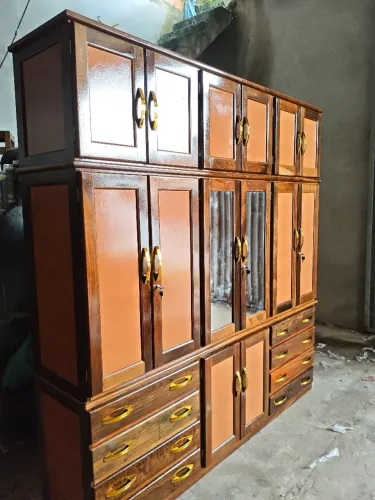Guarda roupa de casal 6 portas de Ypê 