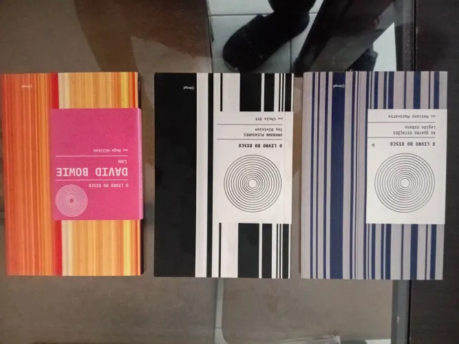 Bowie, Joy Division e Legiao Urbana, coleção o livro do disco.