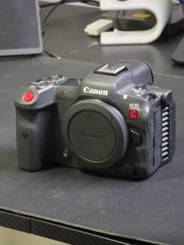 Canon R5C Cinema + 3 Baterias e Cage Falcam