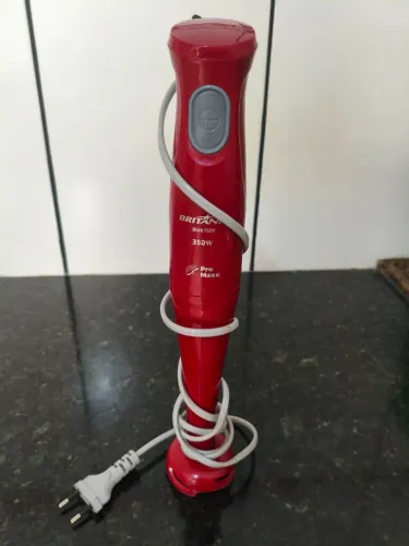 Vendo Churrasqueira - Mixer Britania, Caixa de som, bicicleta infantil e cadeirinha.