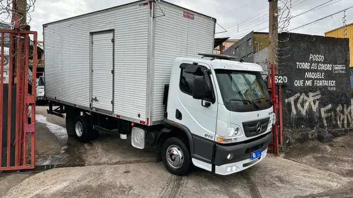 Caminhao accelo 815 bau