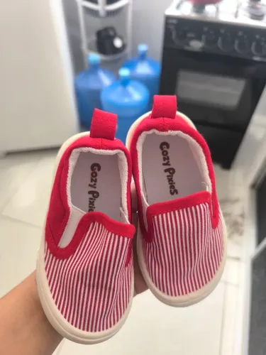 Sapatinho infantil Novo da Cozy ?