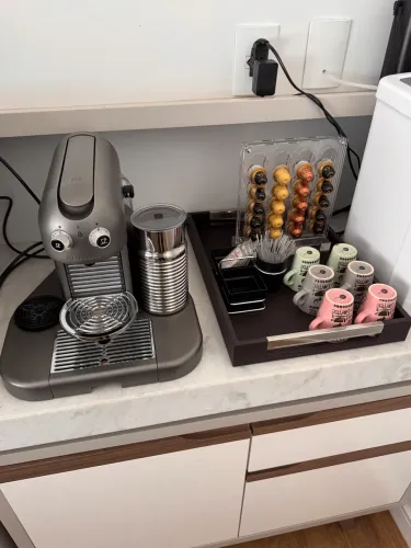 Nespresso Cafeteira com Aerocino e Vaporizador