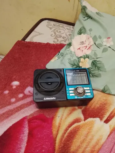 Radinho liga mas não sai som