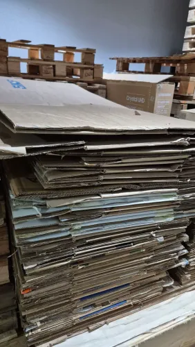 Caixas de papelão medidas variadas, pequena média e grande, entrego. 