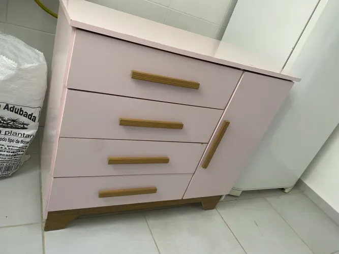 Cômoda Rosa